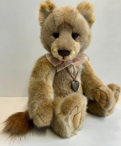 Pre-Loved - Charlie Bears - PRE-LOVED: CHARLIE BEARS LYRA (LIONESS) 17"